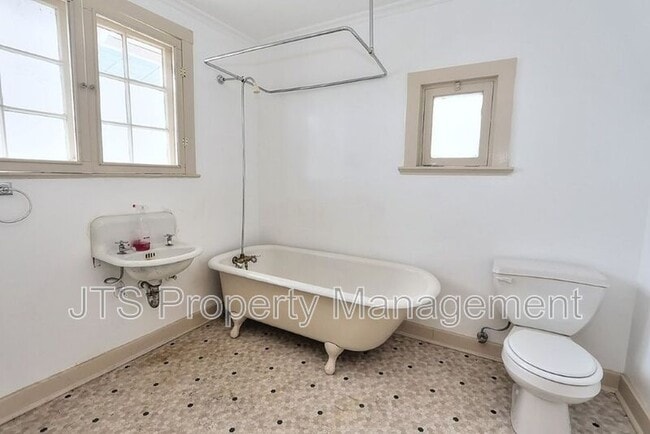 Building Photo - 2506 S Street