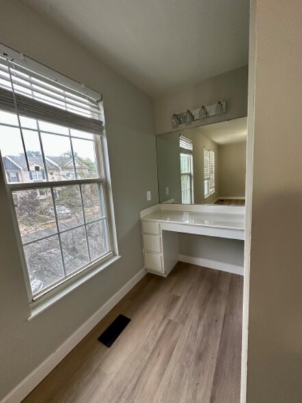 Building Photo - 10636 Winfield Loop