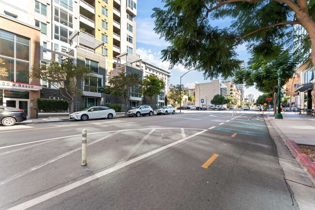 Building Photo - San Diego- Downtown- La Vita – Little Italy Condo- Split Level Style Move-In Special