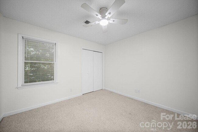 Building Photo - 1110 Chandler Dr