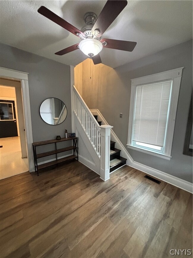 Building Photo - 428 S Meadow St