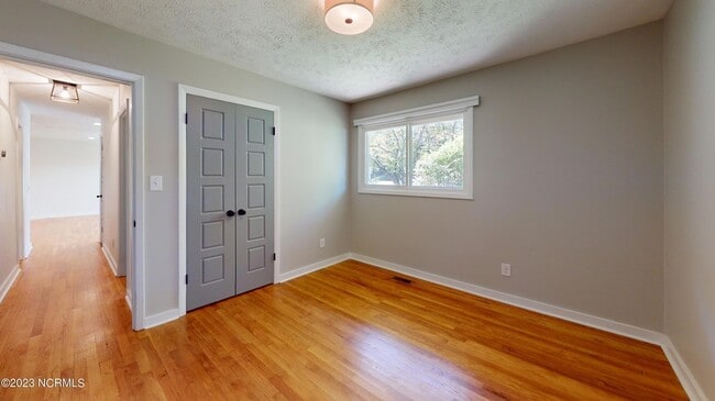 Building Photo - 505 W Rhode Island Ave