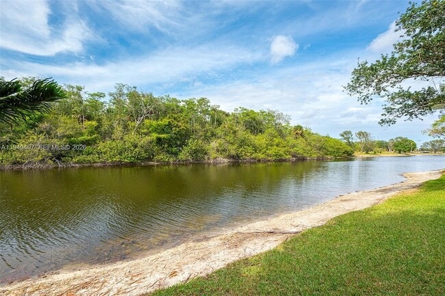 Building Photo - 2676 Carambola Cir N