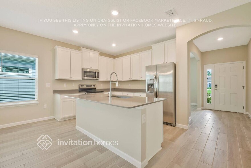Building Photo - 423 Stone Arbor Ln