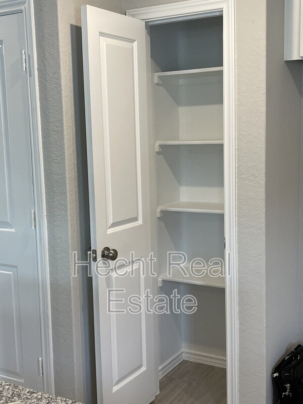 Building Photo - 10727 Prusiner Dr