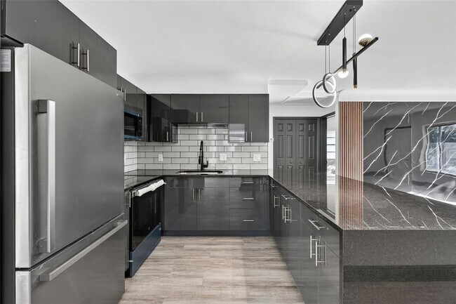 Building Photo - 2401 42nd St S