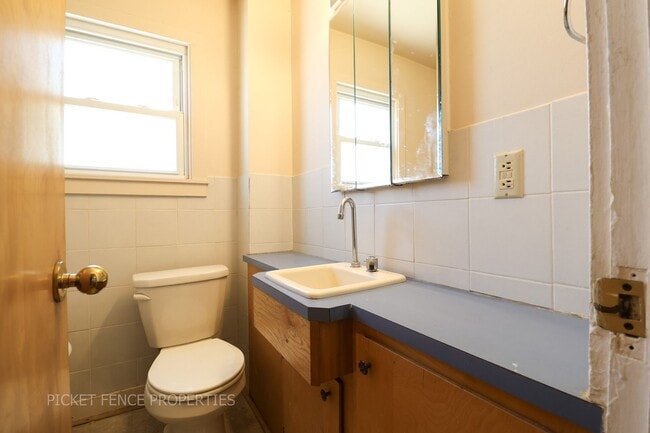 Building Photo - Charming 3-bedroom, 2-bathroom Home