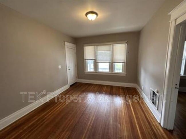 Building Photo - 94 Scrantom St