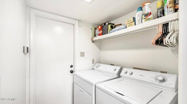 Building Photo - 8188 E Del Cuarzo Dr