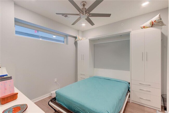 Building Photo - 4361 S Congress Ave