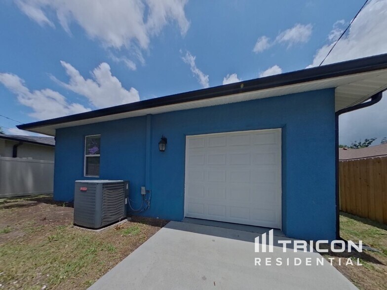 Building Photo - 4410 46th Ave N