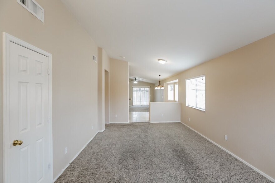 Building Photo - 13833 W Bola Dr