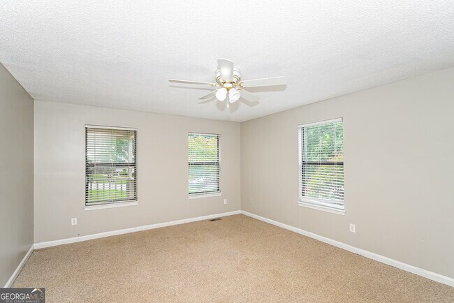 Building Photo - 3278 Pilgrims Ct
