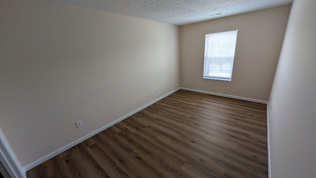 Building Photo - 4BR/2.5BA Middletown Home - Study with French Doors - Pond View