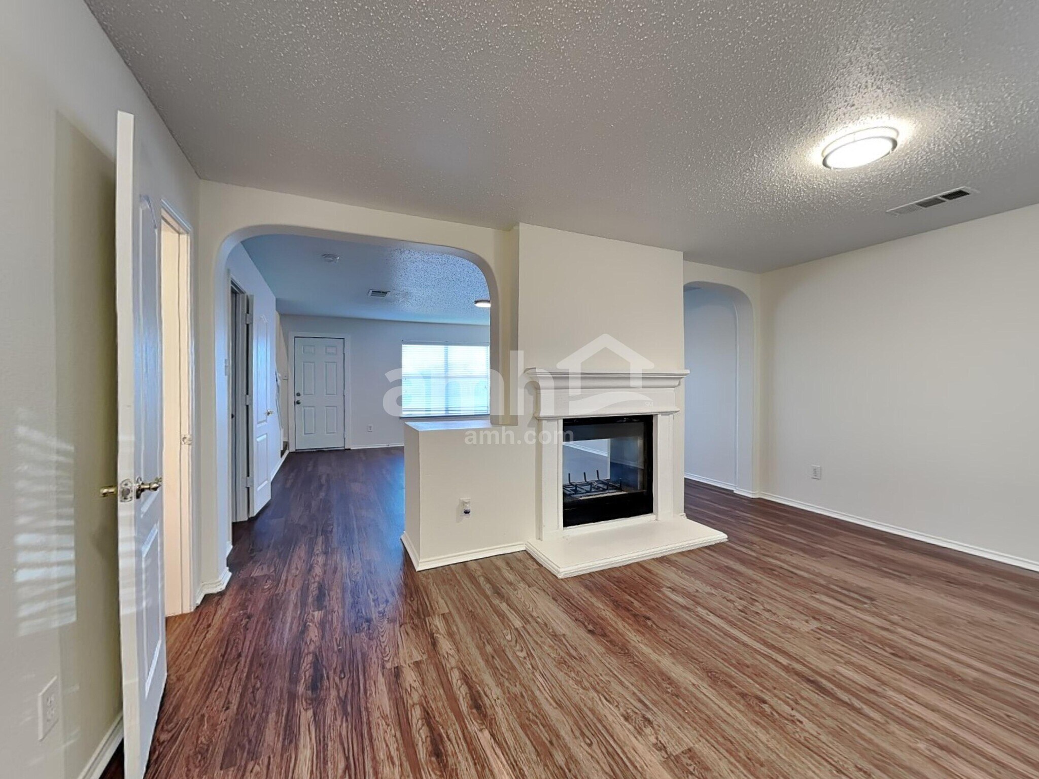 Building Photo - 717 Timber Trl