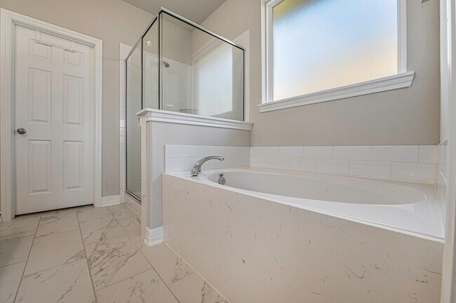 Building Photo - 104 Sea Glass Cv