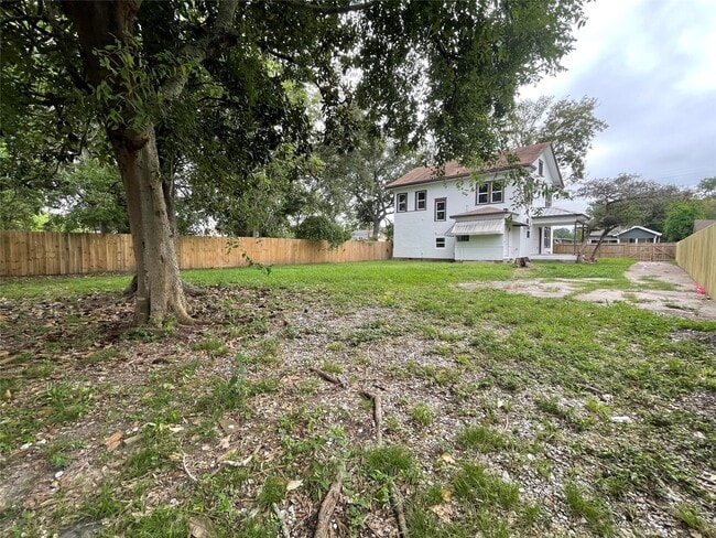 Building Photo - 2187 Franklin St