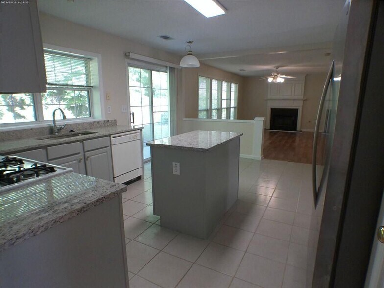 Building Photo - 3674 Kentford Ln