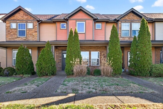 Building Photo - Great Location!