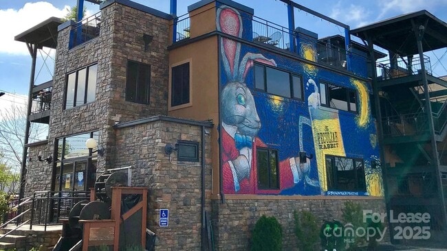 Building Photo - 1915 Hamorton Pl