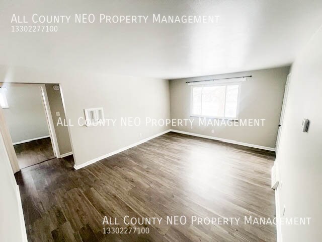 Building Photo - 1737 Portage Trail