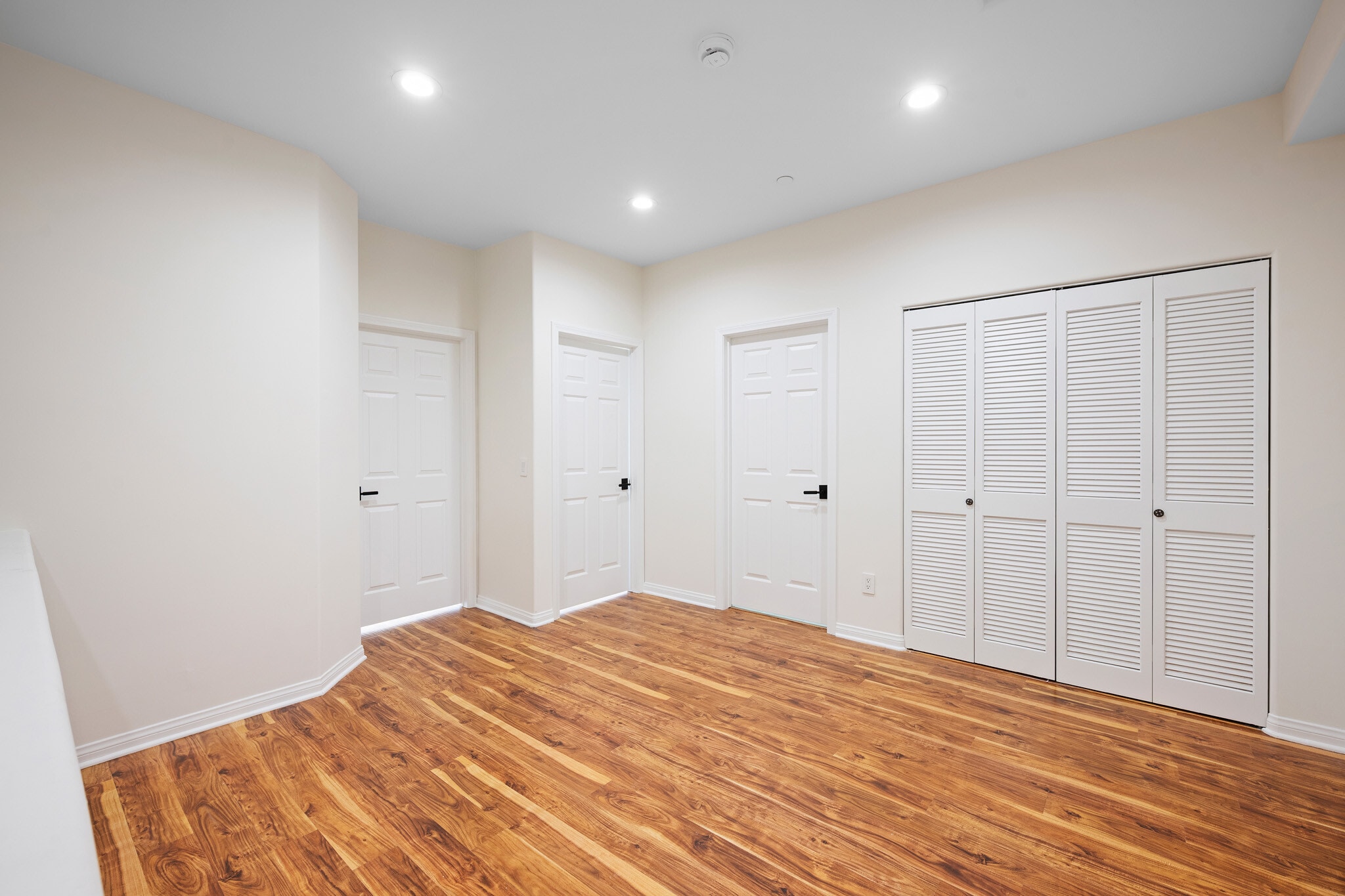 Building Photo - 415 E Dryden St