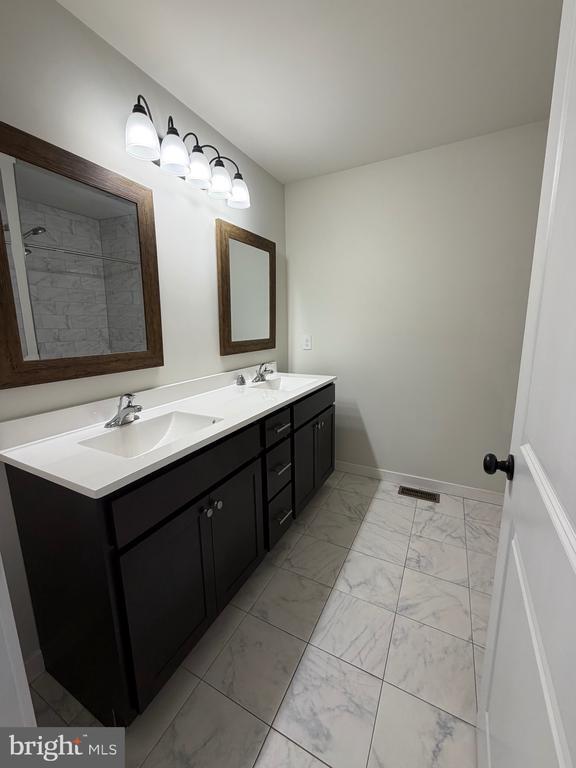 Building Photo - 3864 Ridge Pike