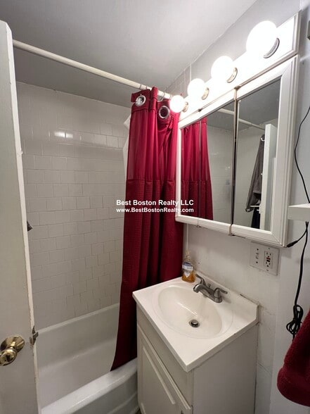 Building Photo - 59 Cedar St