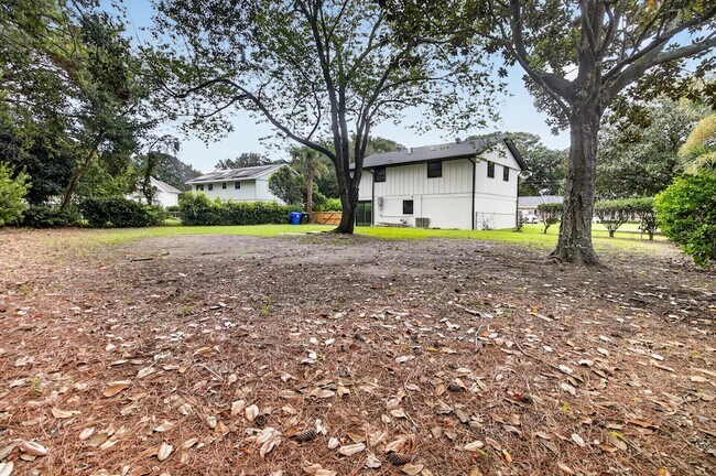 Building Photo - 1411 Westway Dr