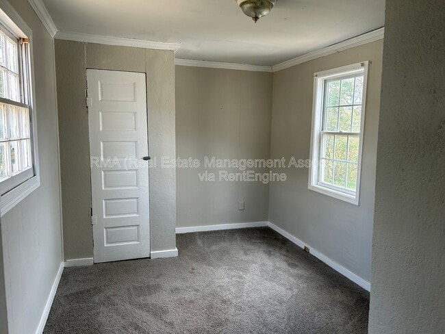 Building Photo - 618 Hammock St