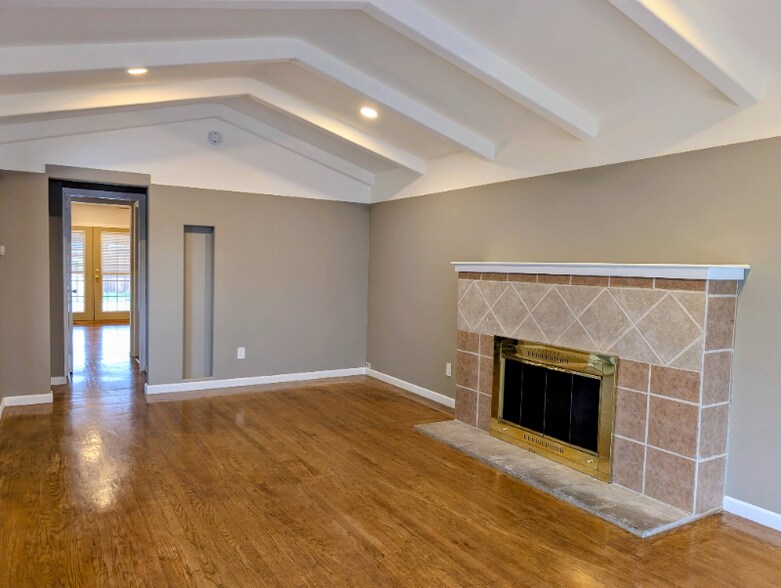 Building Photo - 3825 Union St