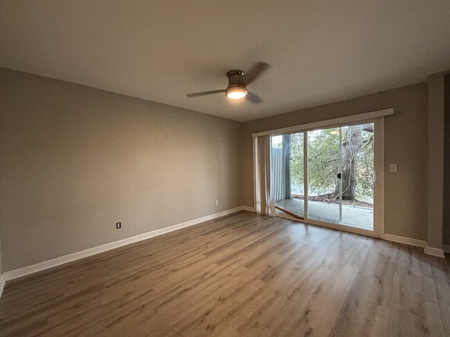 Building Photo - 8483 Yadkin Cir