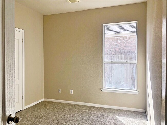 Building Photo - 11824 Eragon Dr