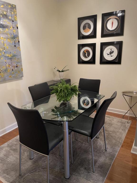 Building Photo - 420 E Waterside Dr