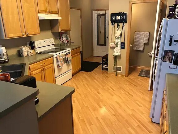 Building Photo - 1866 Pintail Ave