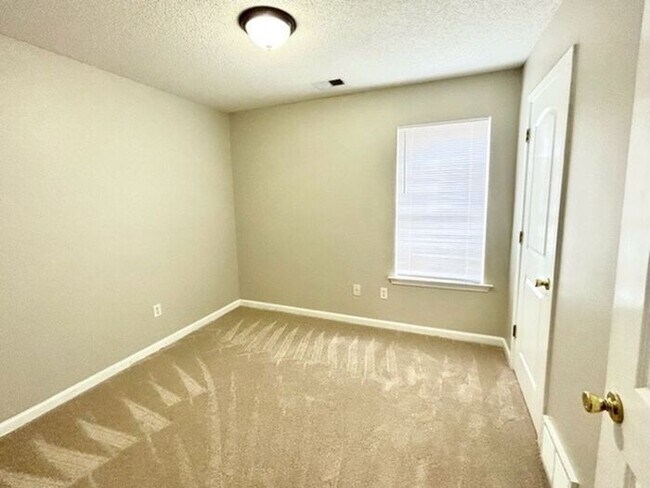 Building Photo - Move In Special! Cordova 3 Bedroom 2 Bath ...