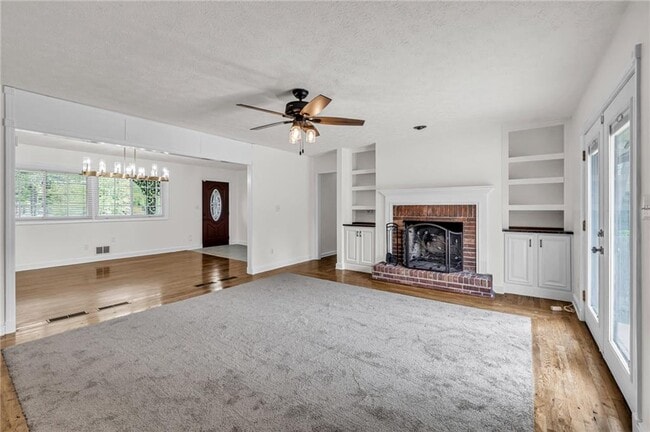 Building Photo - 318 Tyrone Rd