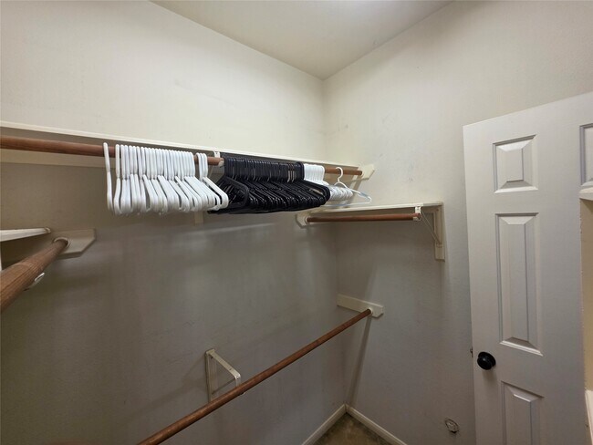 Building Photo - 1138 Sussex Trail