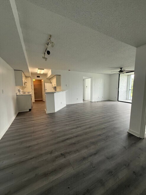 Building Photo - 13565 Eagle Ridge Dr
