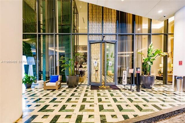 Building Photo - 801 S Miami Ave