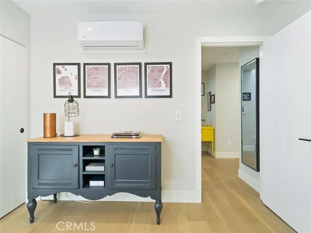 Building Photo - 811 N Detroit St