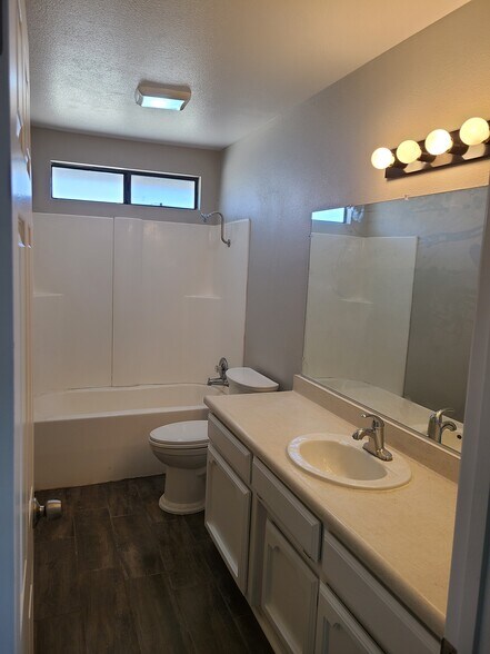 hallway bath1 - 8567 Jimson Ave