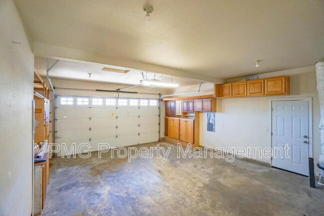 Building Photo - 8907 NE 84th St