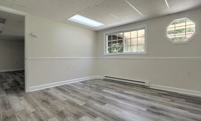 Building Photo - 1140 Loop Dr