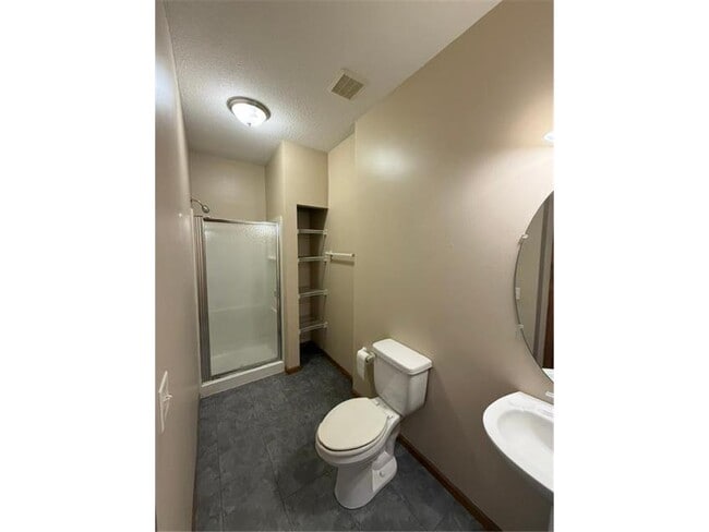 Building Photo - 6886 Meadow Grass Ln S