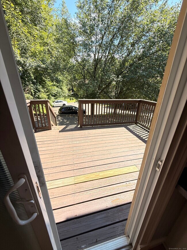 Building Photo - 37 Lantern Park Dr