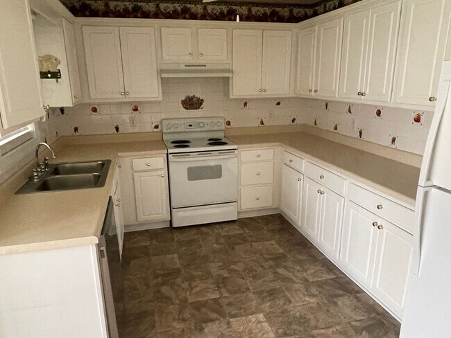 Building Photo - 3 Bedroom 2 Bath Single Family House in Carriage Run Subdivision - Cul de Sac location