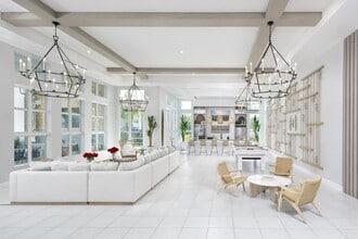 Building Photo - Everly