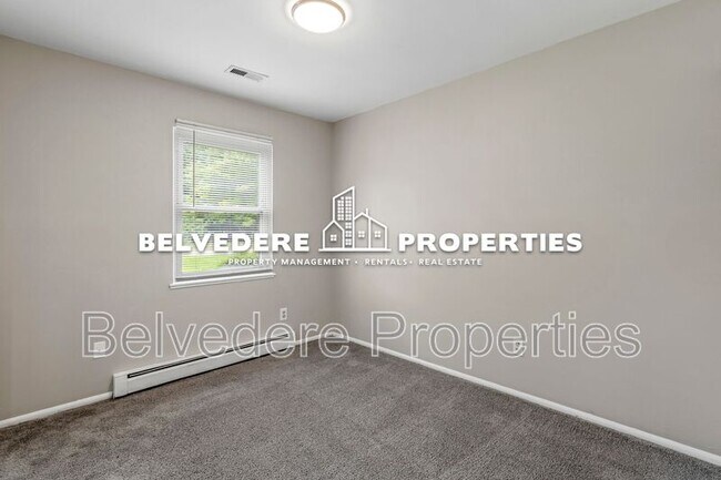 Building Photo - 3005 Kilkenny Ave
