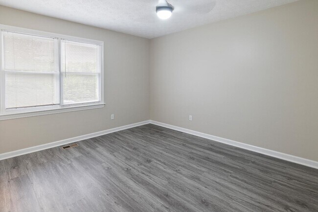 Building Photo - 4071 Hidden Hollow Dr
